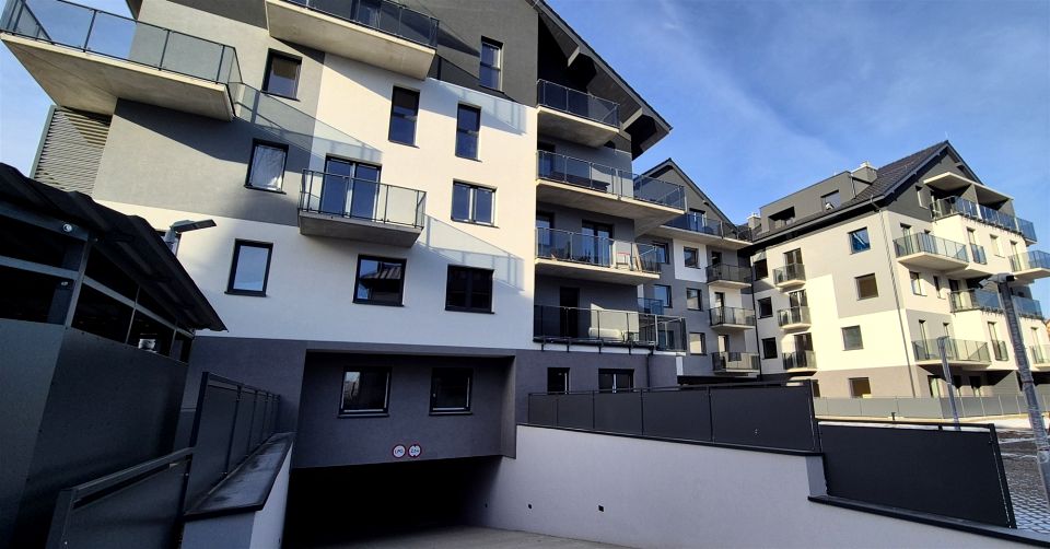 Mieszkanie blok mieszkalny nad rzeką