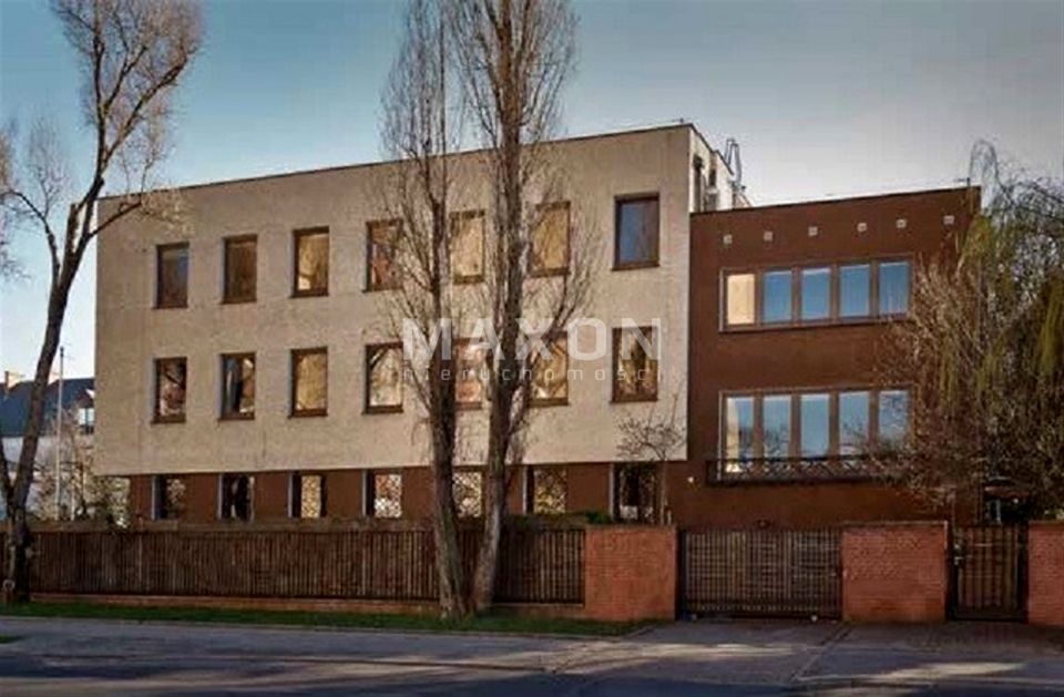 Budynek użytkowy Warszawa