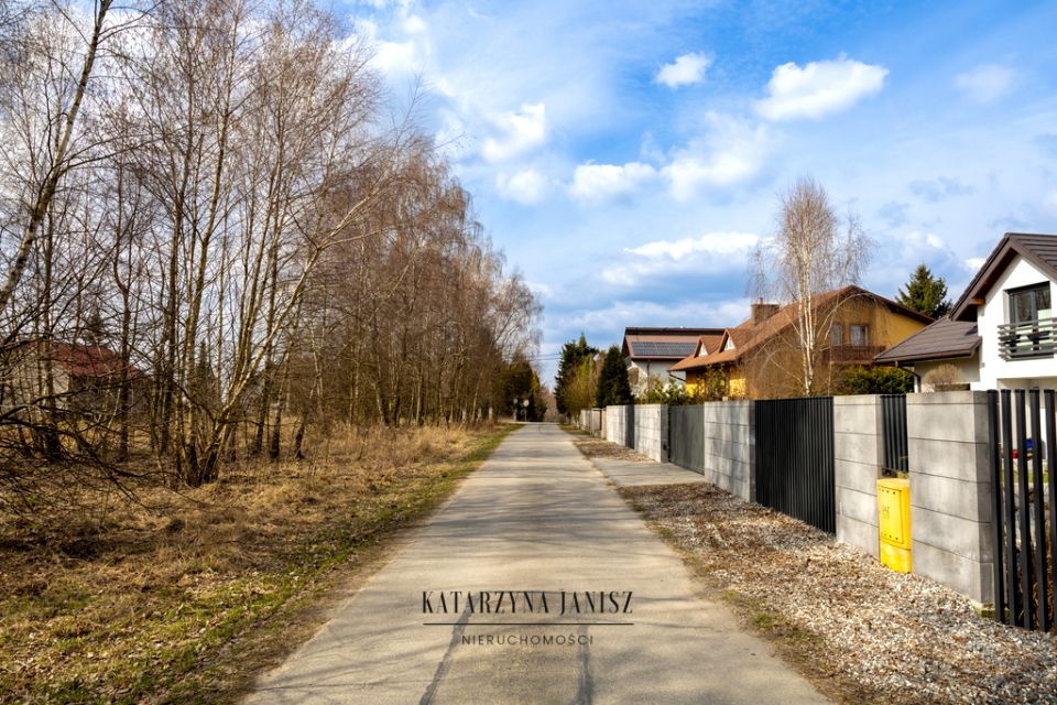 Działka przy lesie