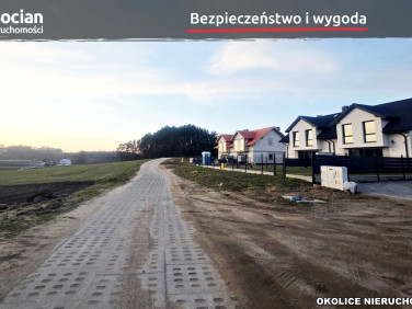 Działka przy lesie