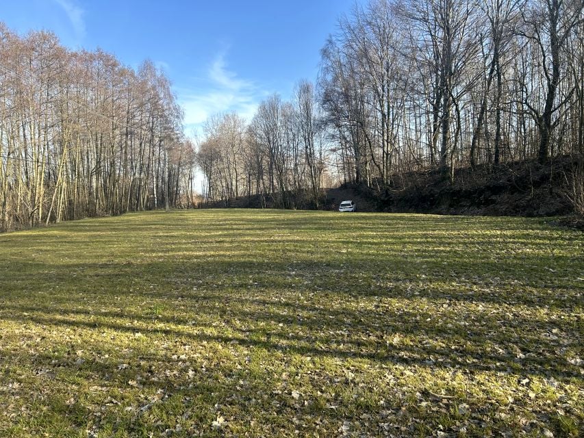 Pusta działka Zawada