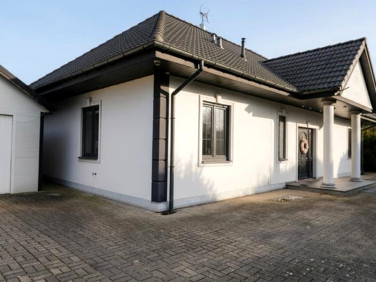 Dom z garażem