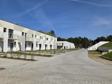 Dom z balkonem