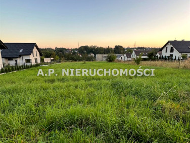 Zabudowana działka Libertów