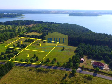 Działka nad jeziorem