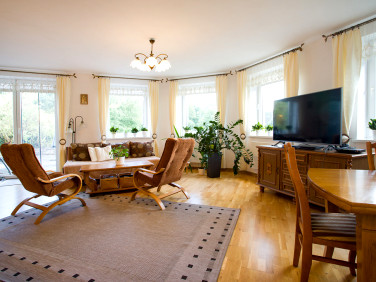 Dom Czarna sprzedaż