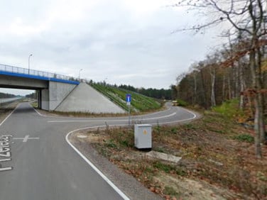 Działka przy lesie