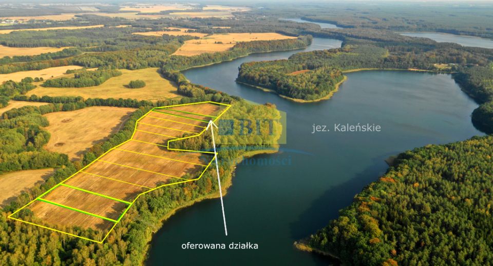 Działka nad jeziorem