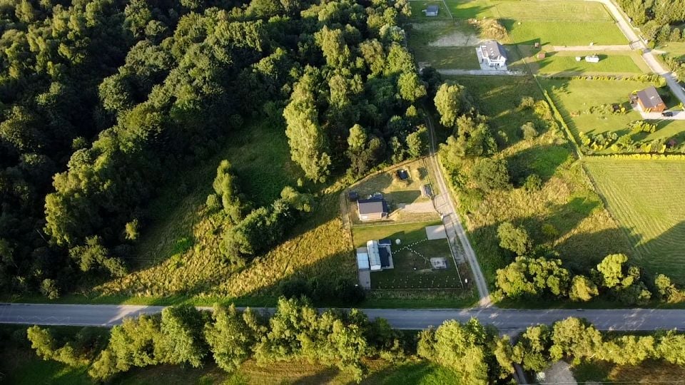 Działka przy lesie