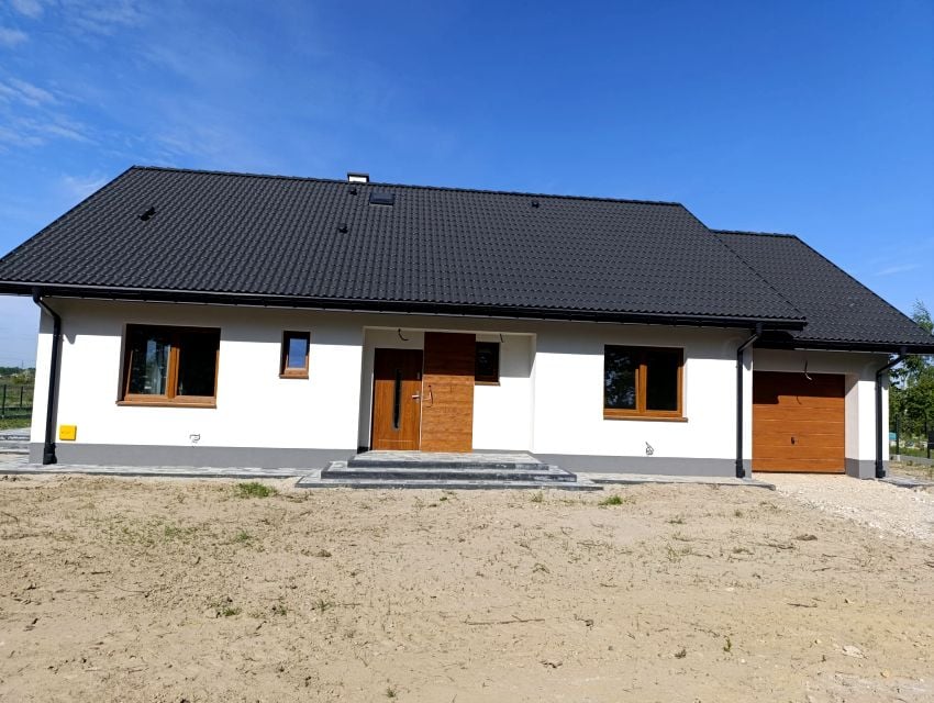 Dom z garażem