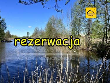 Działka nad jeziorem