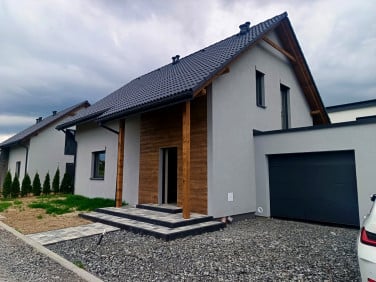 Dom z garażem
