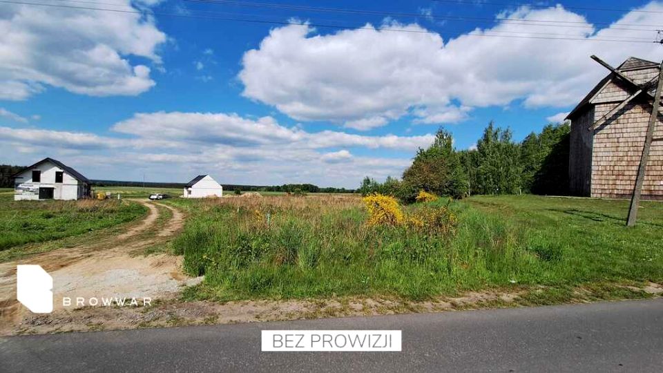 Działka przy lesie
