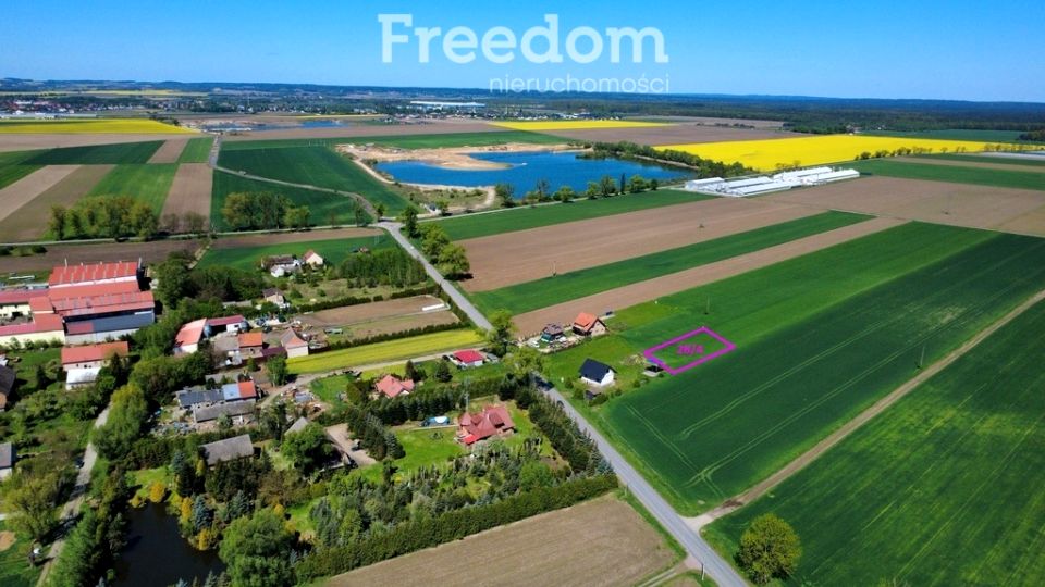 Działka przy lesie