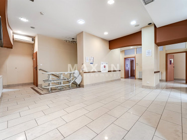 Budynek użytkowy Warszawa