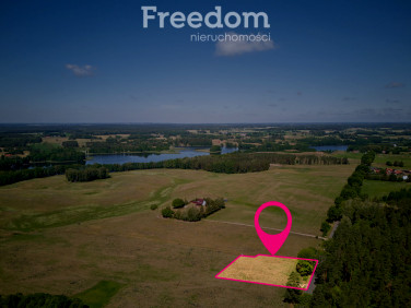 Działka nad jeziorem