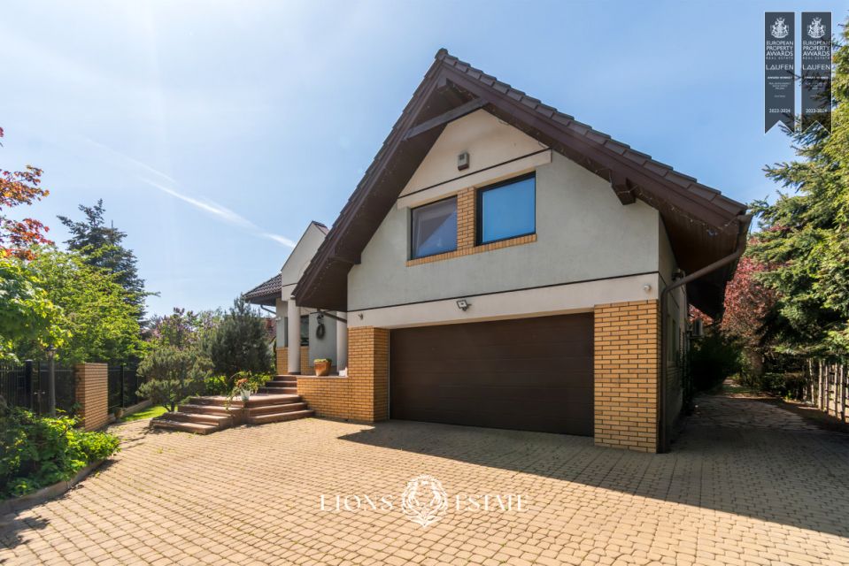 Dom z garażem