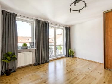 Mieszkanie blok mieszkalny przy lesie