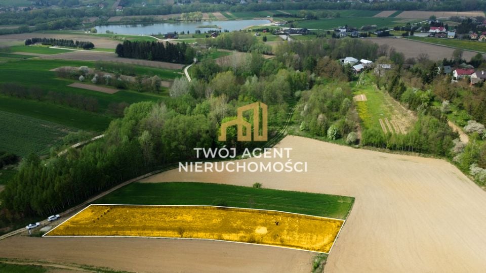 Działka przy lesie