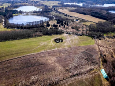 Działka nad jeziorem