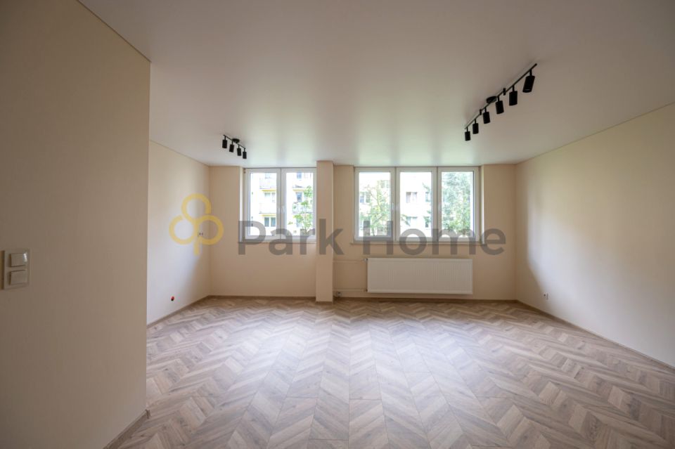 Mieszkanie blok mieszkalny przy lesie