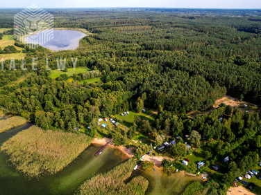 Działka nad jeziorem