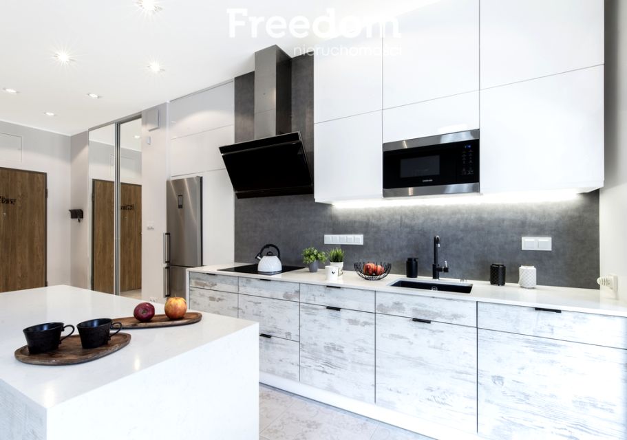 Mieszkanie blok mieszkalny nad rzeką