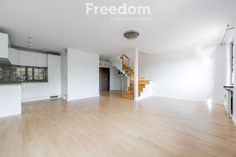 Mieszkanie blok mieszkalny nad rzeką