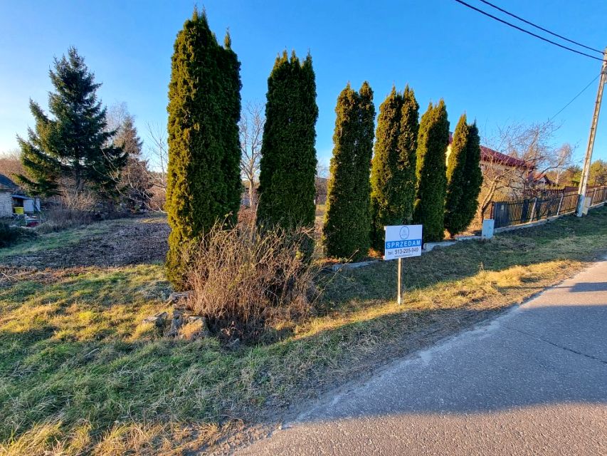 Pusta działka Janów