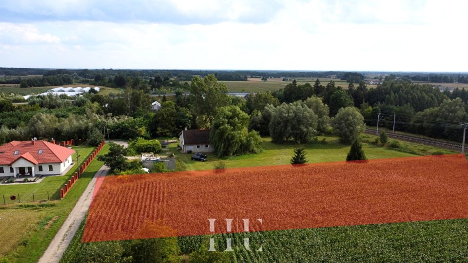 Działka przy lesie