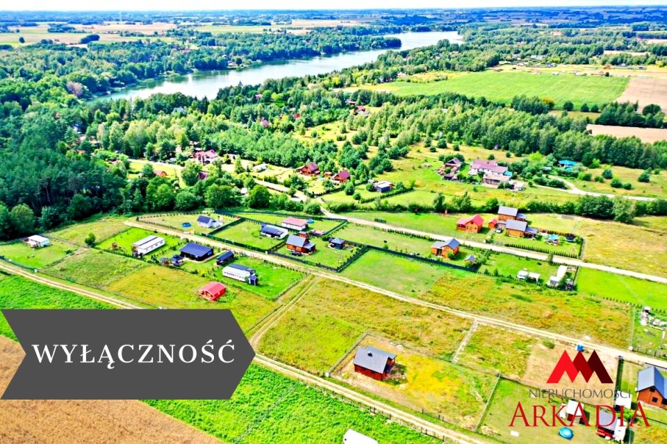 Pusta działka Nowiny