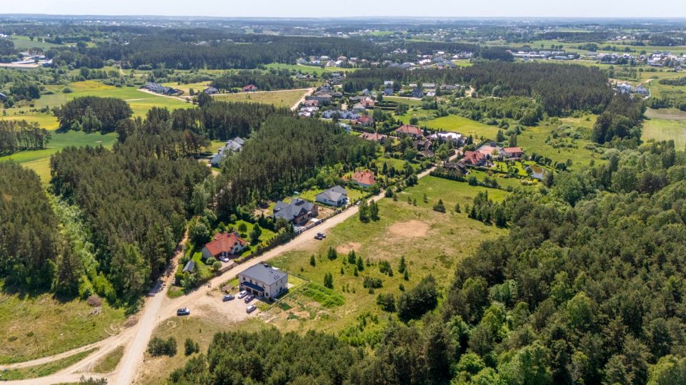 Dom z balkonem