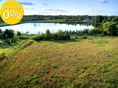 Działka nad jeziorem