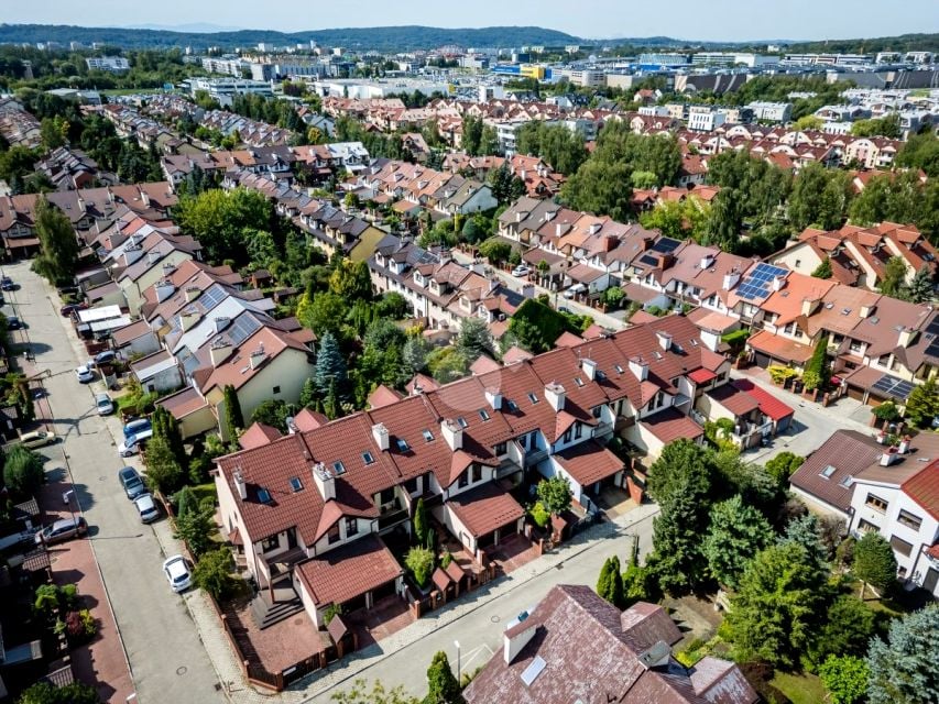 Dom z garażem
