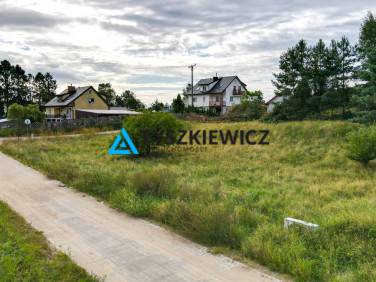 Działka przy lesie