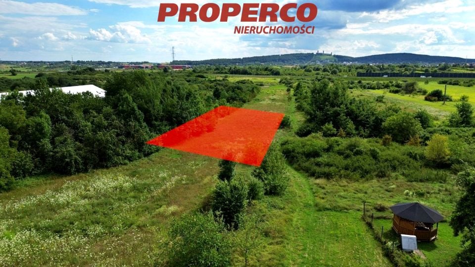 Pusta działka Chęciny