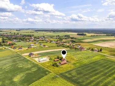 Działka przy lesie