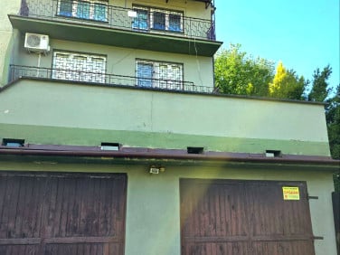 Dom z garażem