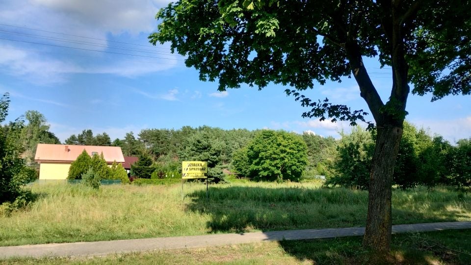 Pusta działka bobrowniki