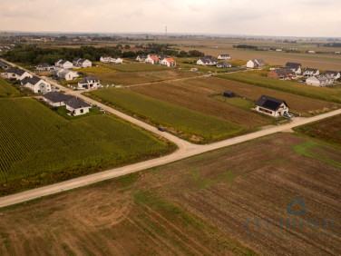 Działka nad jeziorem