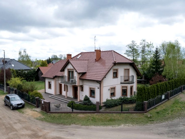 Dom z garażem
