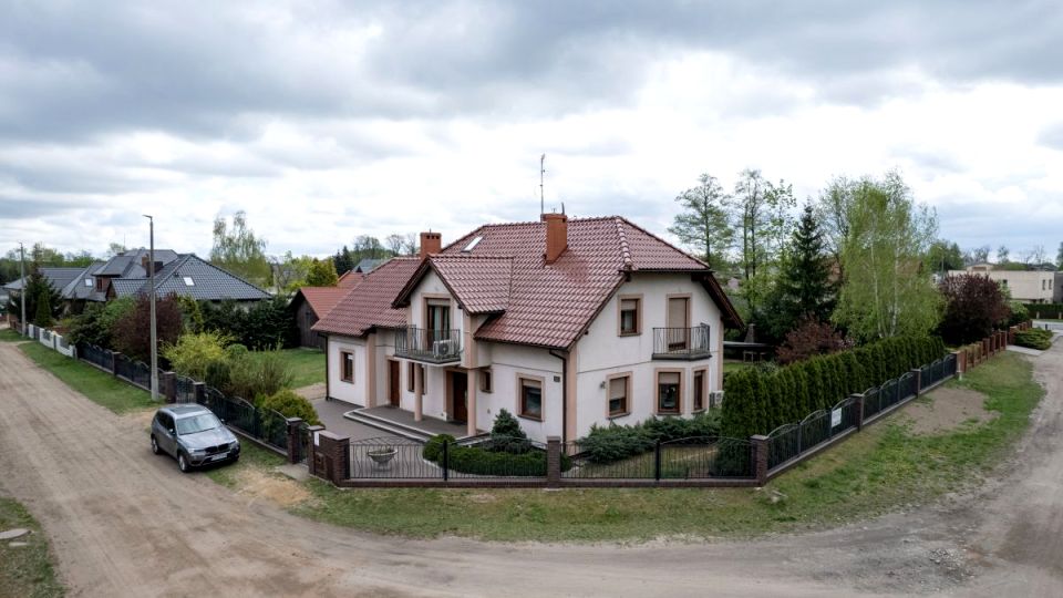 Dom z garażem