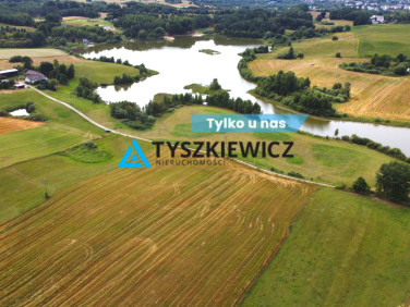 Działka nad jeziorem