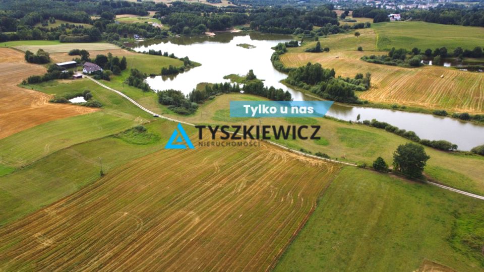 Działka nad jeziorem