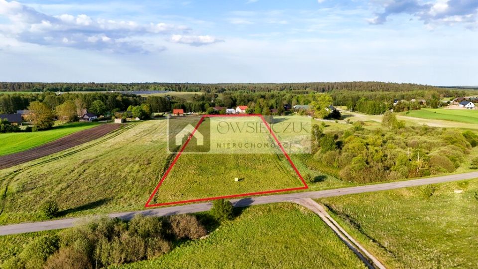 Działka nad jeziorem