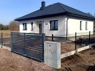 Dom Kostomłoty Pierwsze