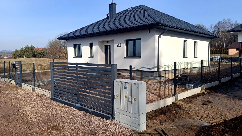 Dom Kostomłoty Pierwsze