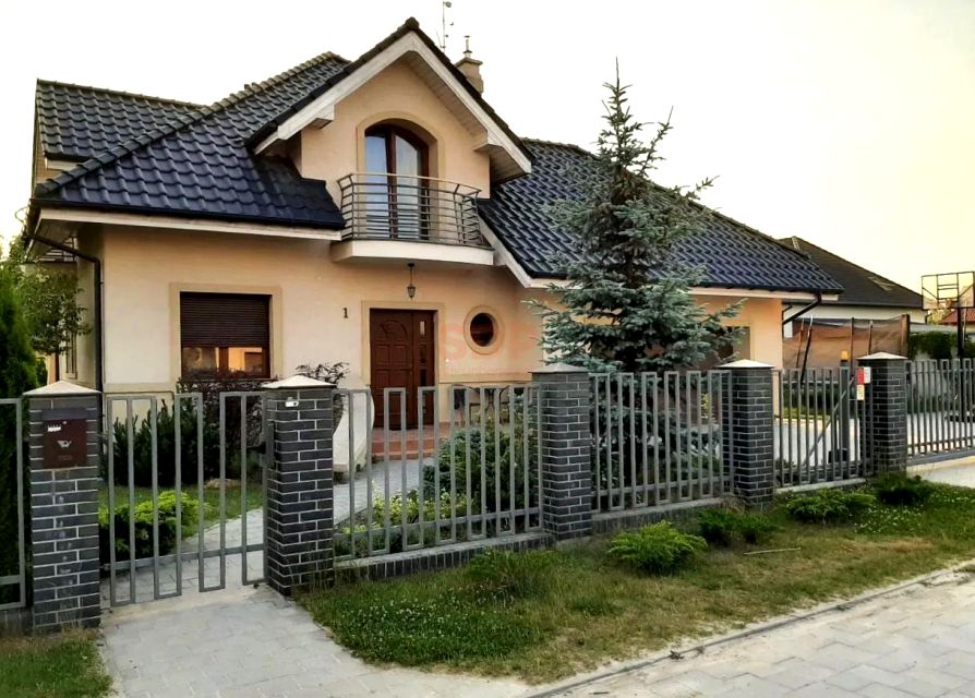 Dom Kiełczów
