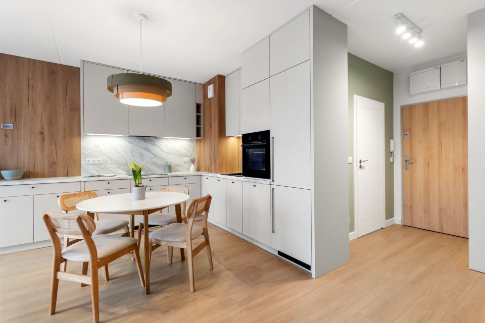 Mieszkanie blok mieszkalny nad jeziorem