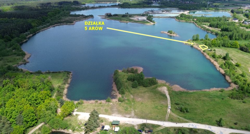 Działka nad jeziorem
